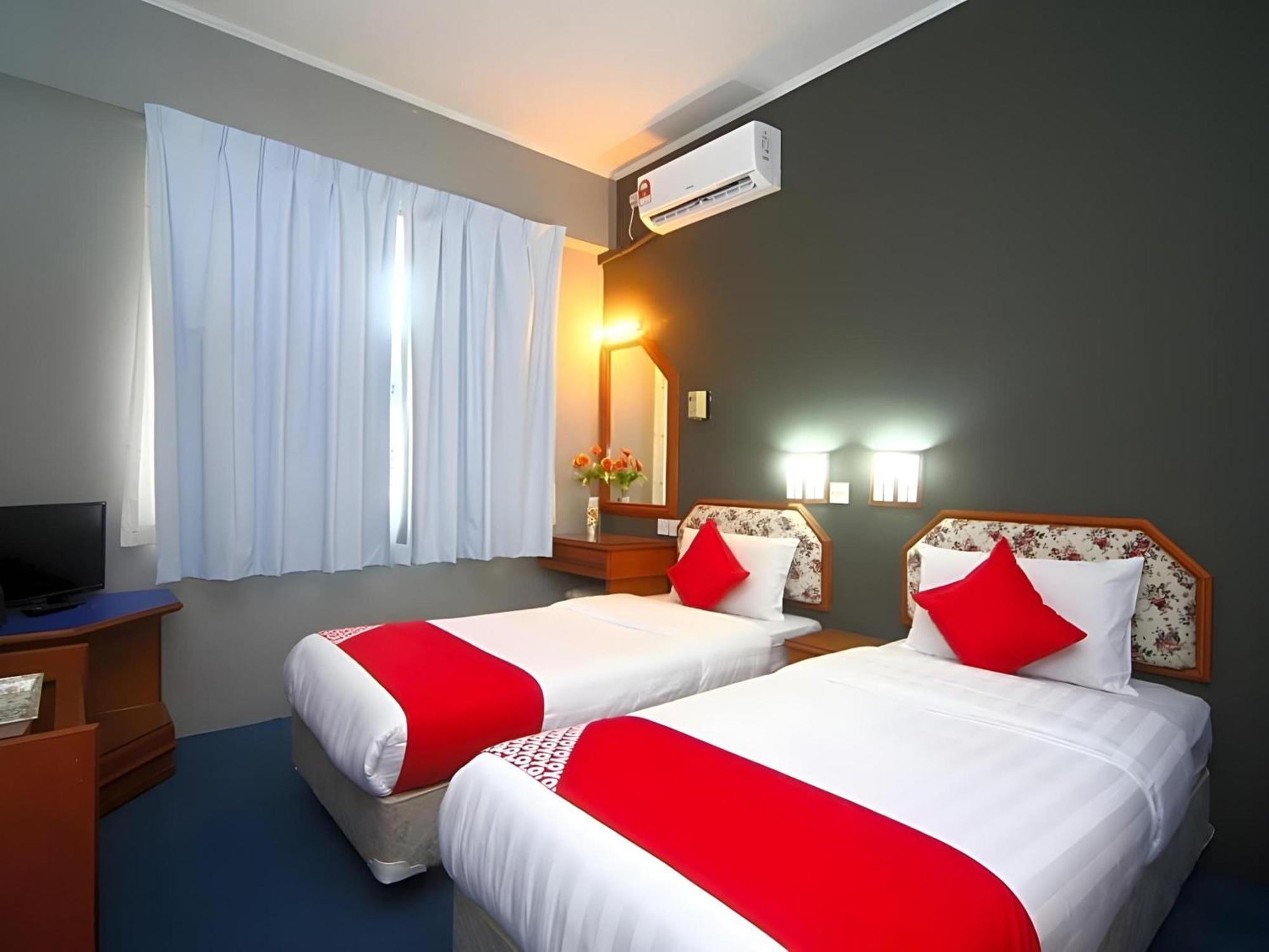 Super Oyo 1026 Hotel Lutana Сандакан Екстер'єр фото