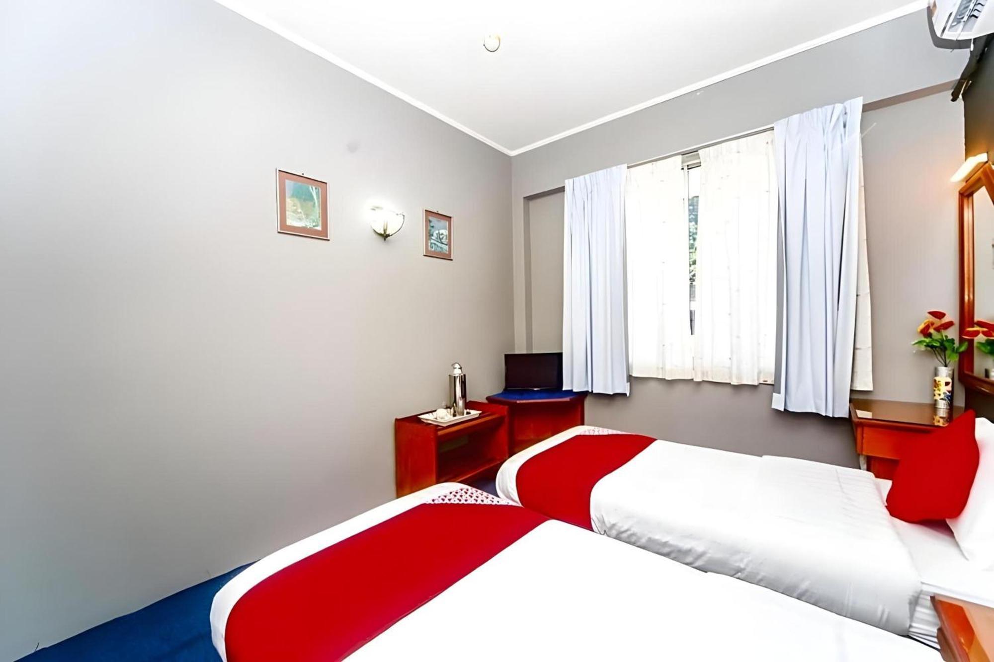 Super Oyo 1026 Hotel Lutana Сандакан Екстер'єр фото