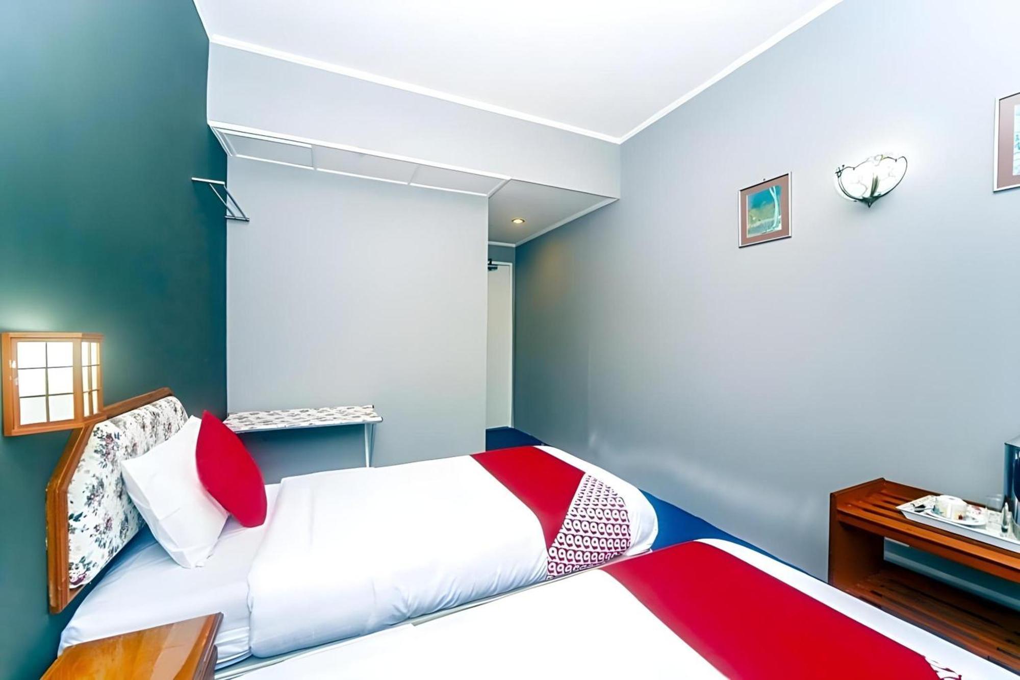 Super Oyo 1026 Hotel Lutana Сандакан Екстер'єр фото