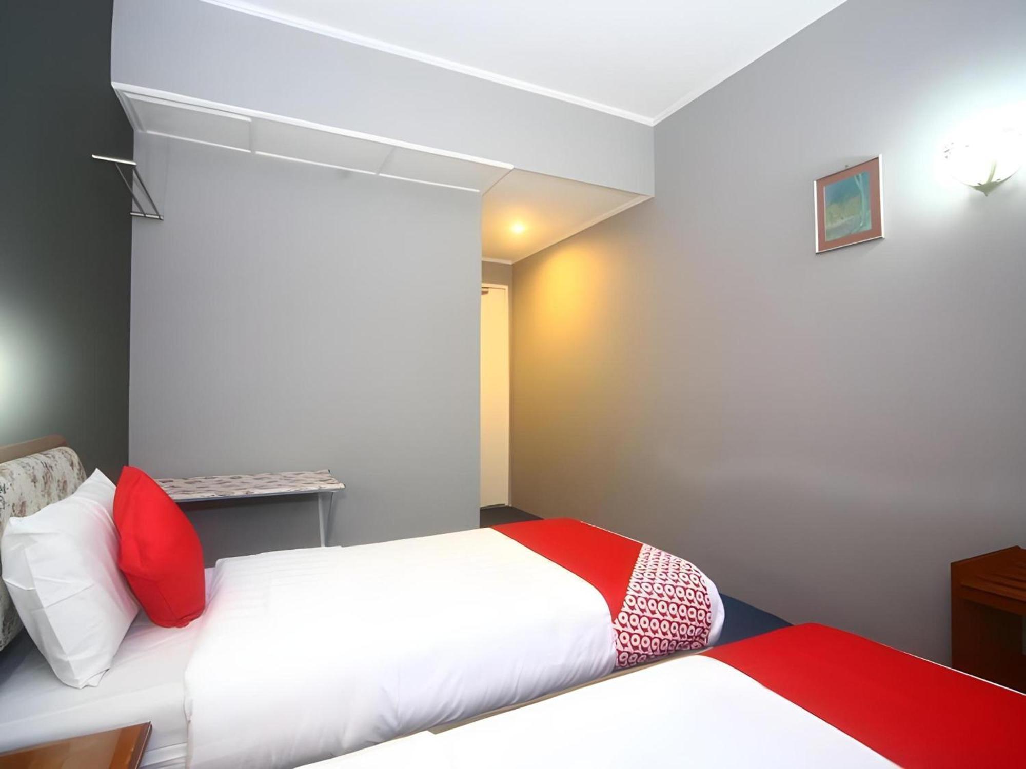 Super Oyo 1026 Hotel Lutana Сандакан Екстер'єр фото