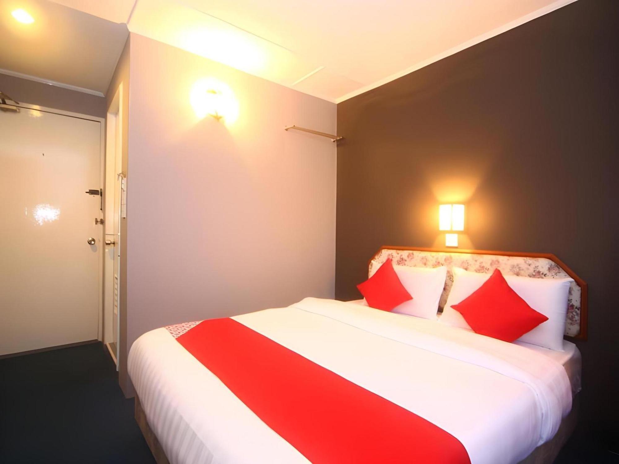 Super Oyo 1026 Hotel Lutana Сандакан Екстер'єр фото